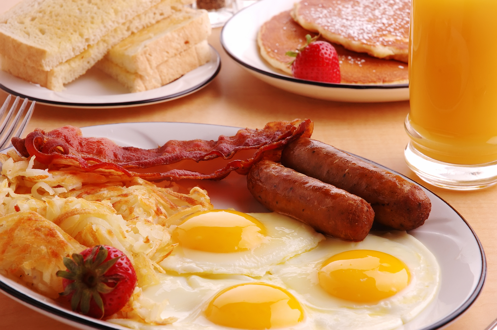 http://www.engineeringwellness.com/wp-content/uploads/2014/03/bigstock-Breakfast-4522161-1.jpg